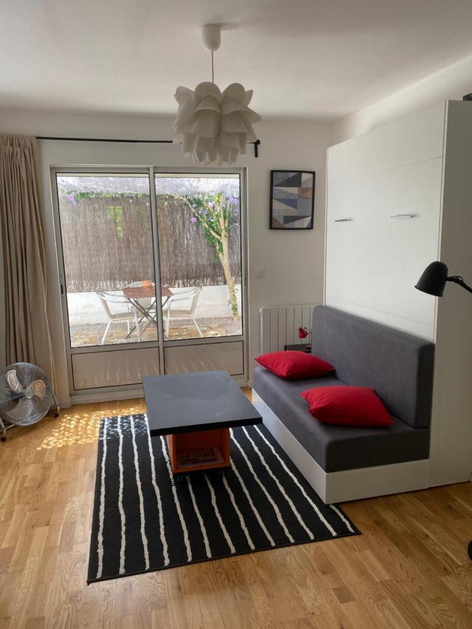 Appartement Grand studio de 38m2 et cour indépendante de 25m2 dont wifi et Netflix à Montpellier Extérieur photo