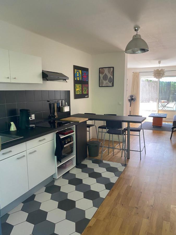 Appartement Grand studio de 38m2 et cour indépendante de 25m2 dont wifi et Netflix à Montpellier Extérieur photo