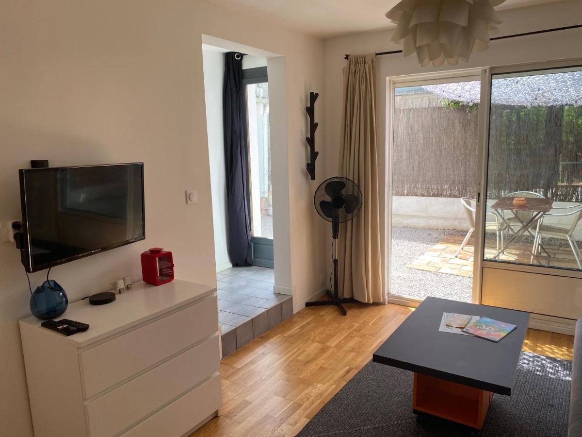 Appartement Grand studio de 38m2 et cour indépendante de 25m2 dont wifi et Netflix à Montpellier Extérieur photo