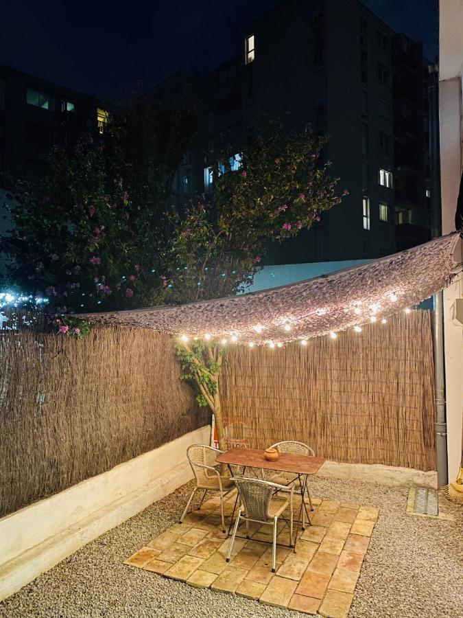 Appartement Grand studio de 38m2 et cour indépendante de 25m2 dont wifi et Netflix à Montpellier Extérieur photo