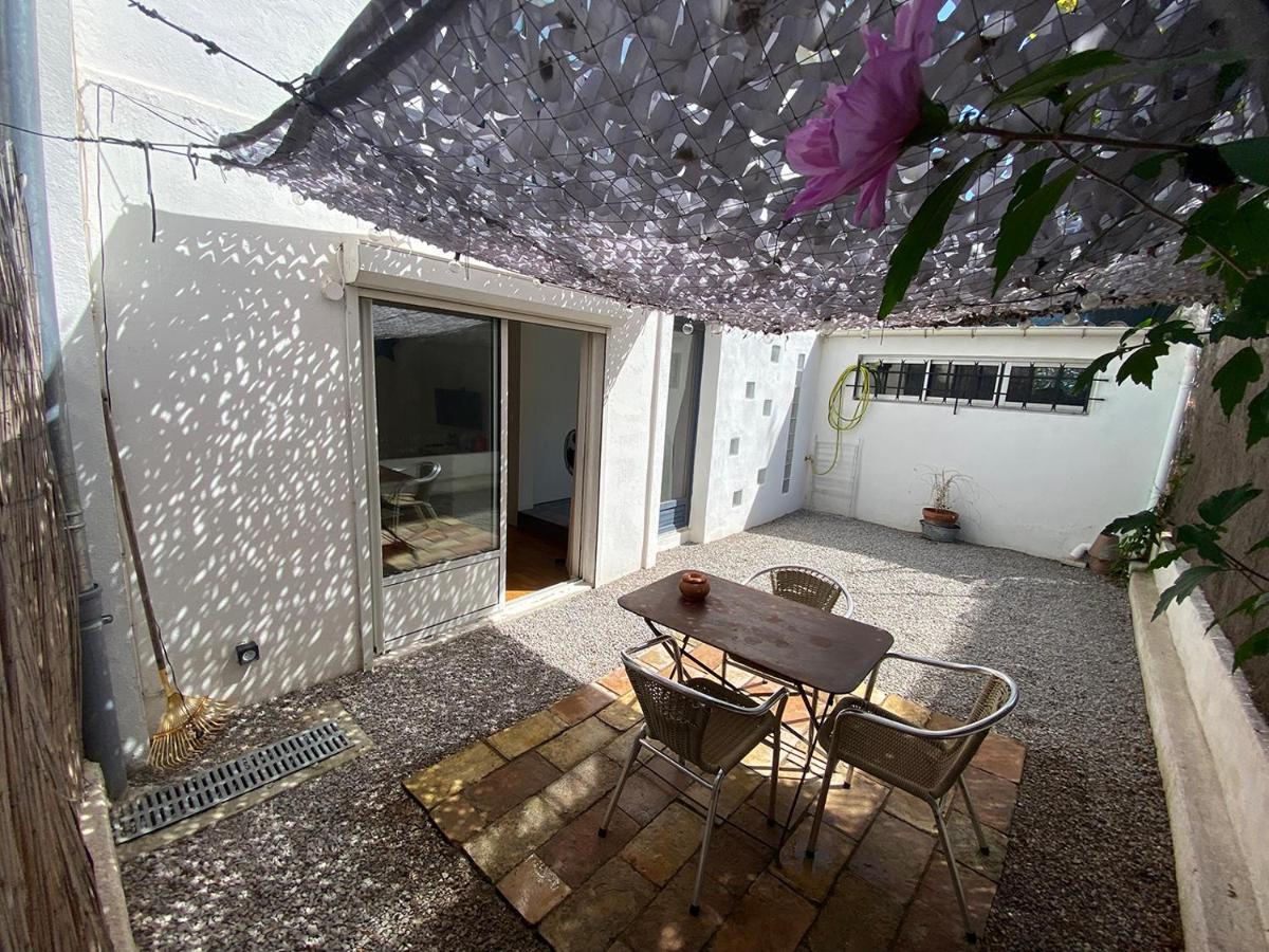 Appartement Grand studio de 38m2 et cour indépendante de 25m2 dont wifi et Netflix à Montpellier Extérieur photo