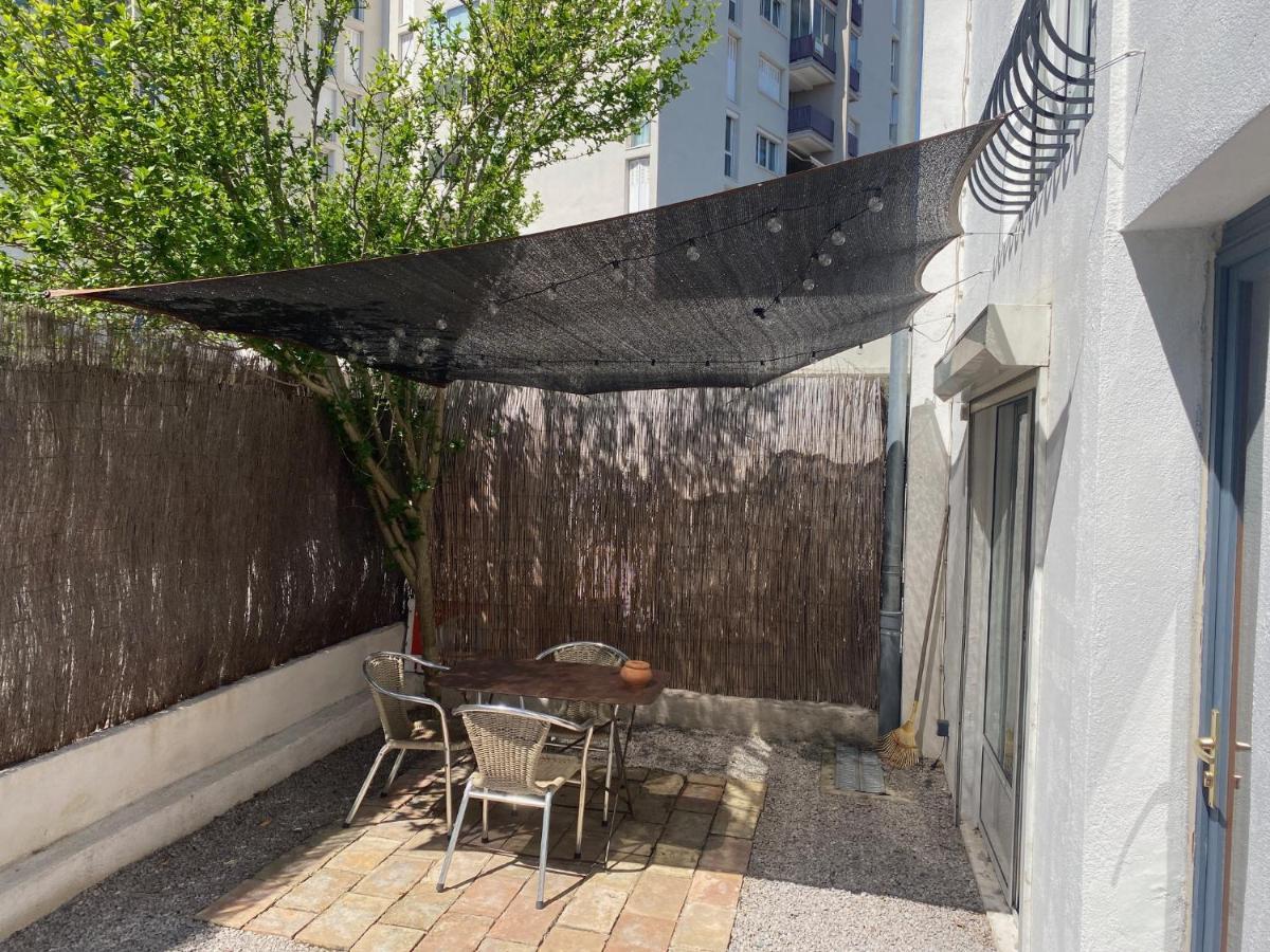 Appartement Grand studio de 38m2 et cour indépendante de 25m2 dont wifi et Netflix à Montpellier Extérieur photo
